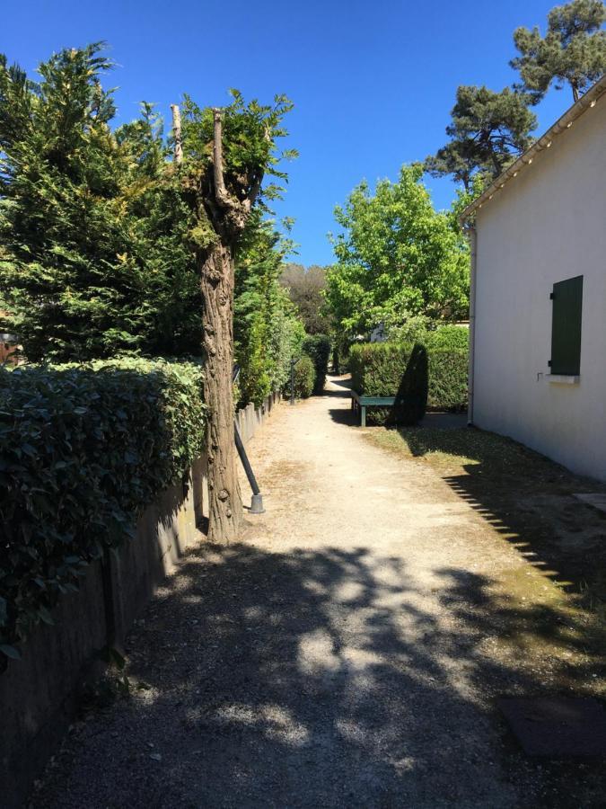 Appartamento Les Pins Ensoleilles Saint-Georges-de-Didonne Esterno foto